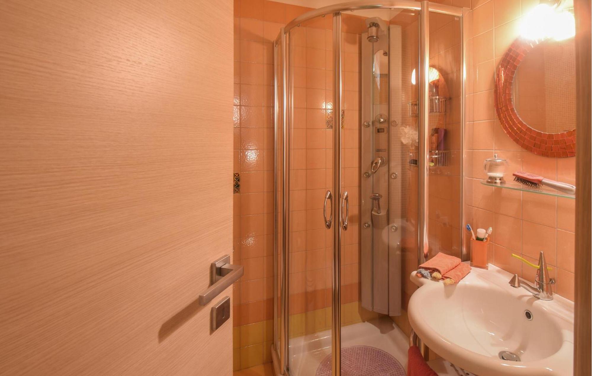 Casa vacanze 6 Bedroom Awesome In Roma