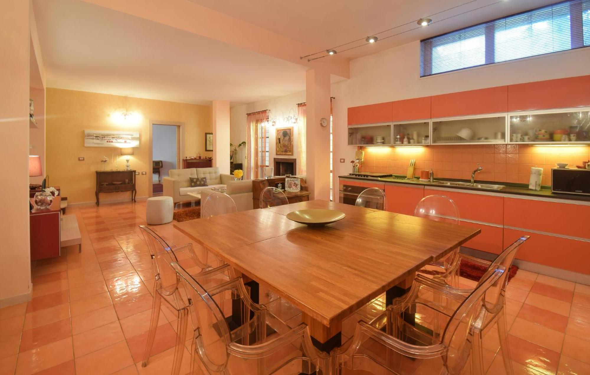 Casa vacanze 6 Bedroom Awesome In Roma