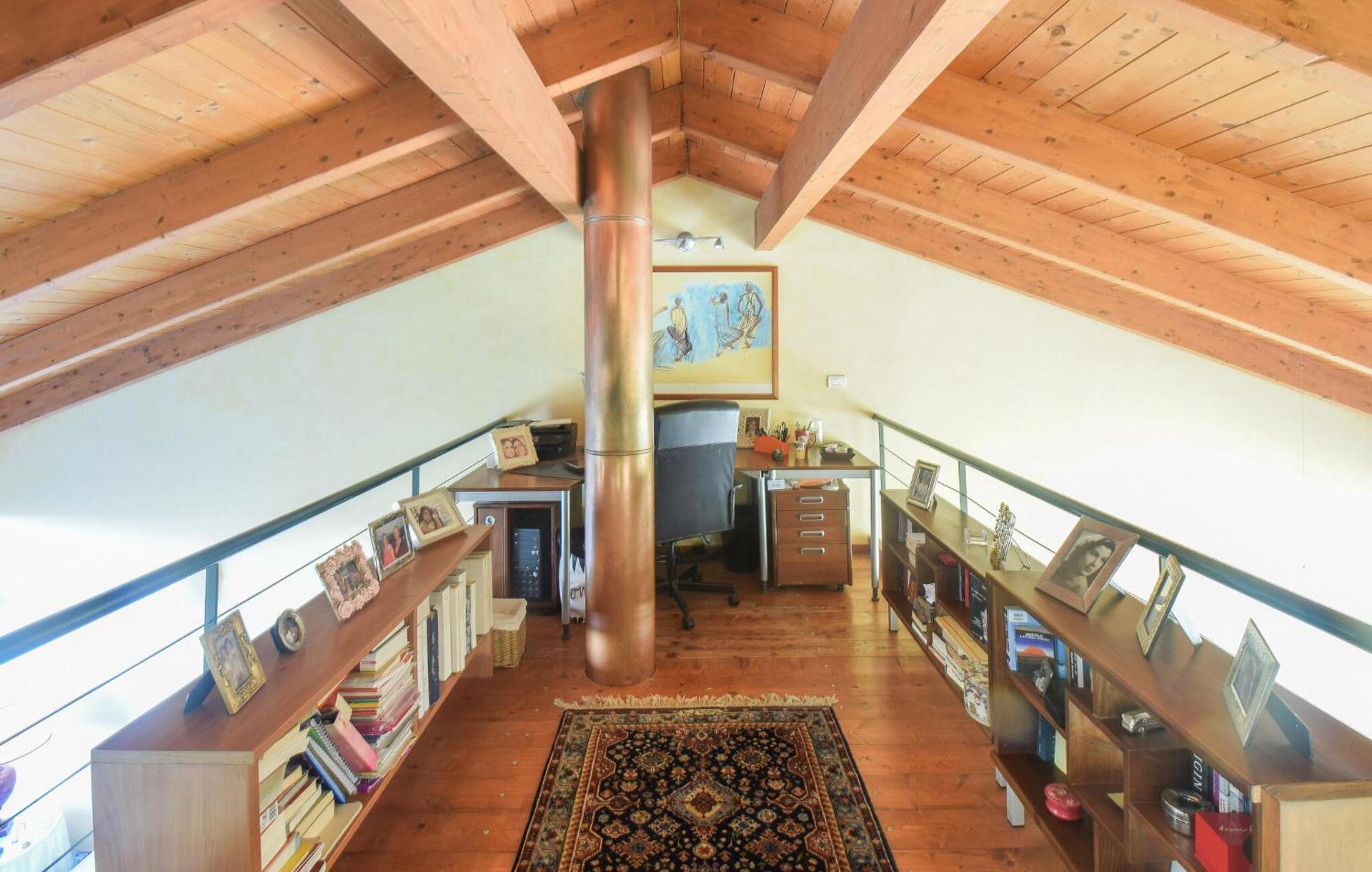 Сasa de vacaciones 6 Bedroom Awesome In